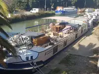 Peniche Hotel Charter barge